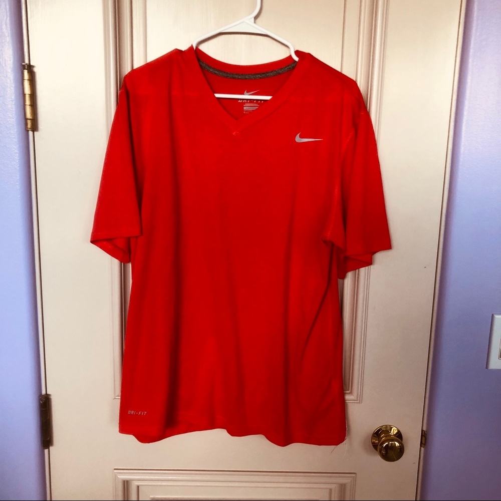 Nike men’s workout tee
